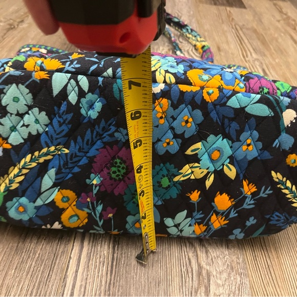 Vera Bradley Bags - Picture 4 of 16